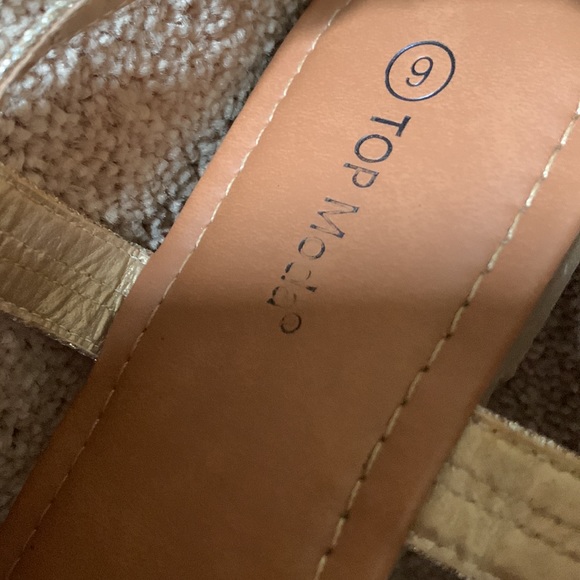 Top Mode Sparkly Leaf Thong Sandals in Size 9 - Picture 6 of 7